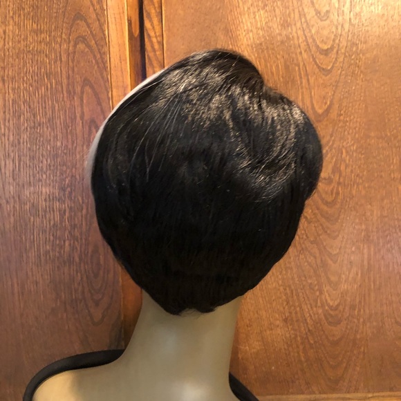 Short synthetic wig - Picture 6 of 7